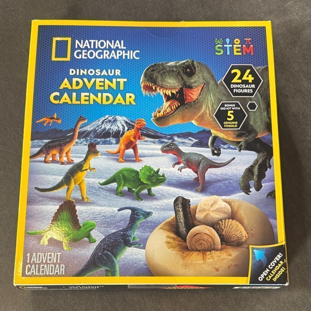 National Geographic Dinosaur Advent Calendar 24 Dino Figures & 5 Fossils to Dig